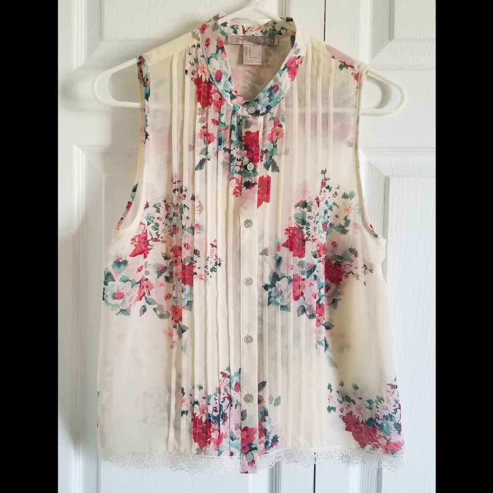 Forever 21 Ivory Floral Blouse Sheer Pleated Small